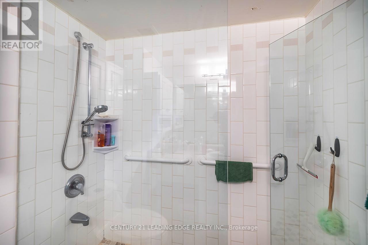 1708 - 75 Wynford Heights Crescent, Toronto, Ontario  M3C 3H9 - Photo 18 - C13691640