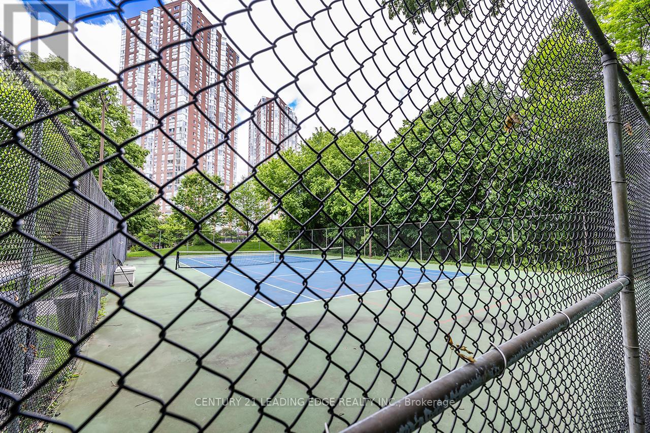 1708 - 75 Wynford Heights Crescent, Toronto, Ontario  M3C 3H9 - Photo 3 - C13691640