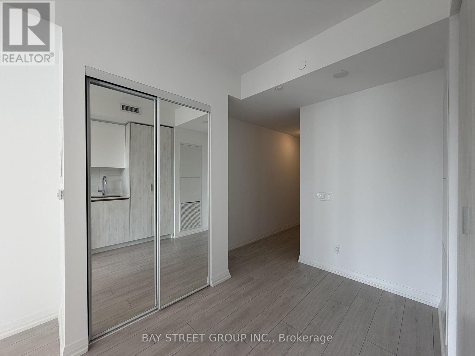 2216 - 400 King Street W, Toronto, Ontario  M5V 0X8 - Photo 3 - C13691674
