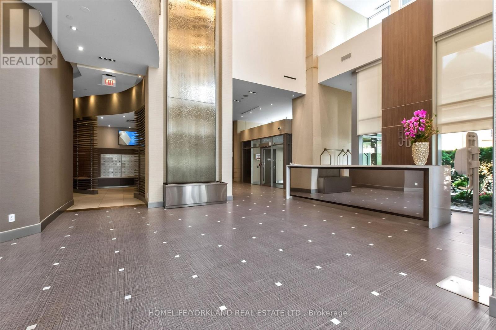 2703 - 500 Sherbourne Street, Toronto, Ontario  M4X 1L1 - Photo 4 - C13691730