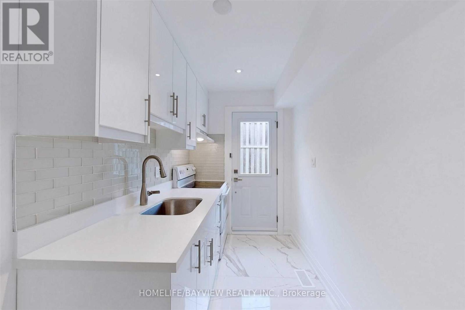 663 Conacher (Lower) Drive, Toronto, Ontario  M2M 3N4 - Photo 12 - C13691780