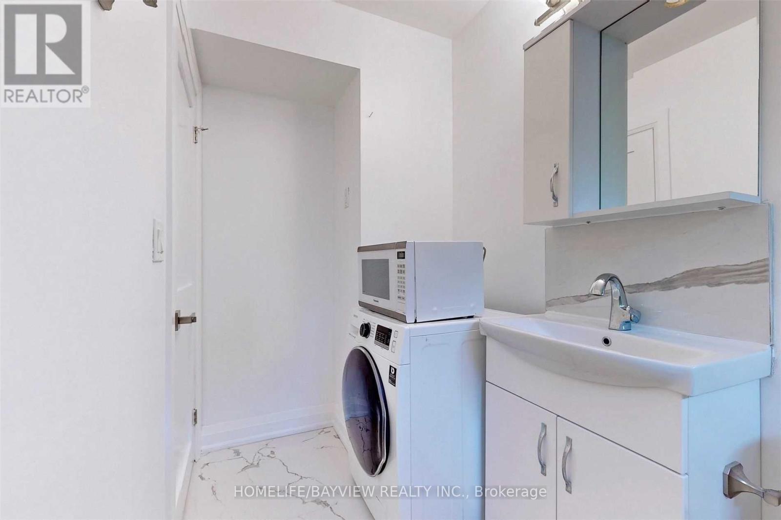 663 Conacher (Lower) Drive, Toronto, Ontario  M2M 3N4 - Photo 15 - C13691780