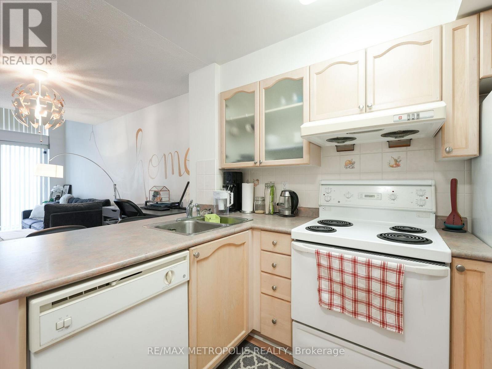 1205 - 188 Doris Avenue, Toronto, Ontario  M2N 6Z5 - Photo 15 - C13691782
