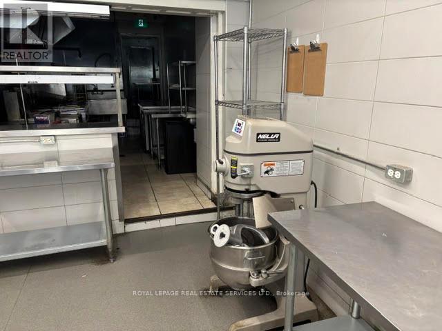 1112 Queen Street W, Toronto, Ontario  M6J 1H9 - Photo 6 - C13691784