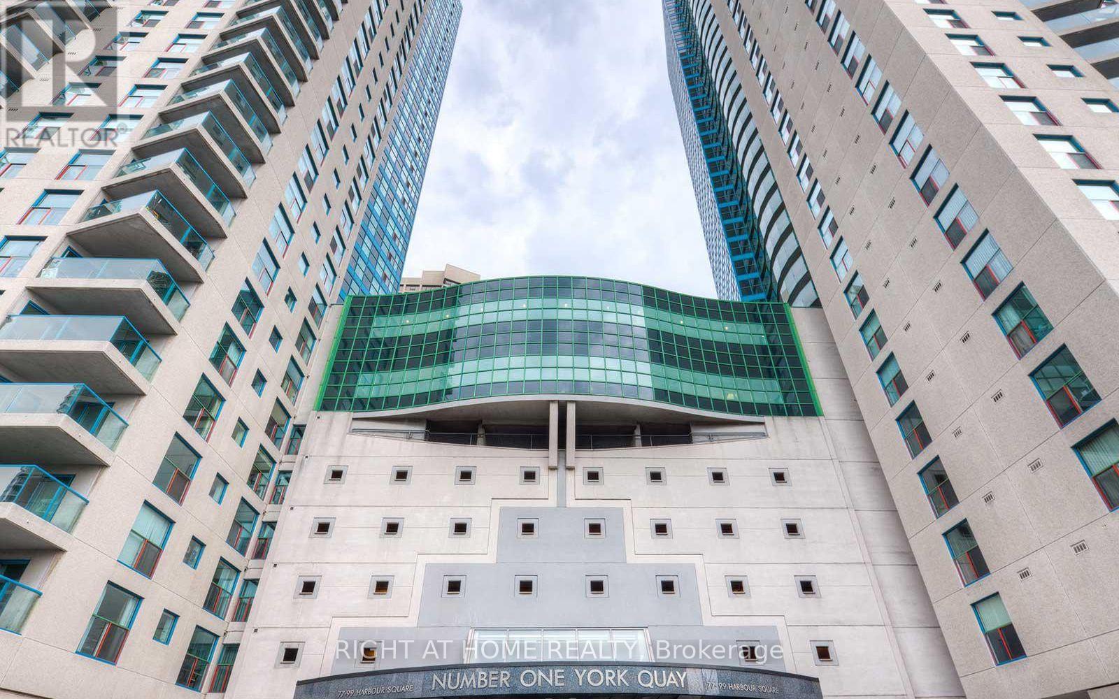2012 - 99 Harbour Square, Toronto, Ontario  M5J 2H2 - Photo 1 - C13691814