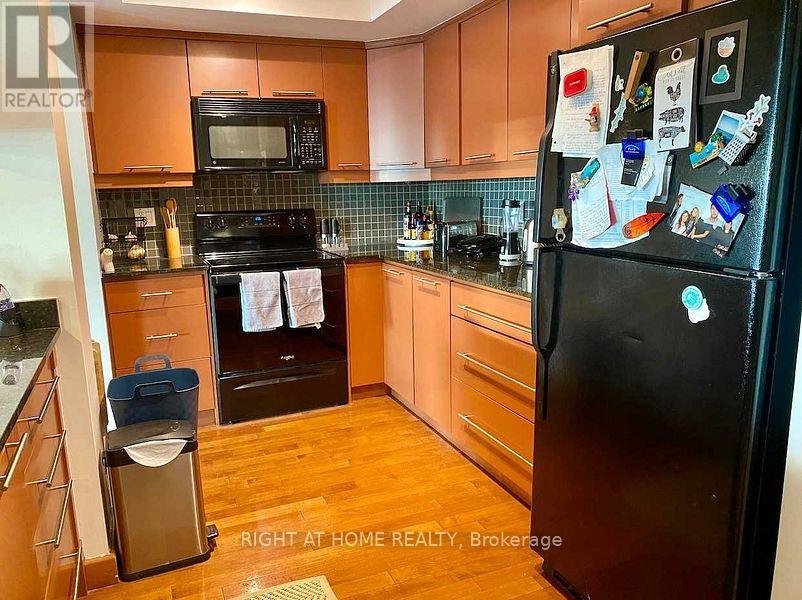 2012 - 99 Harbour Square, Toronto, Ontario  M5J 2H2 - Photo 10 - C13691814