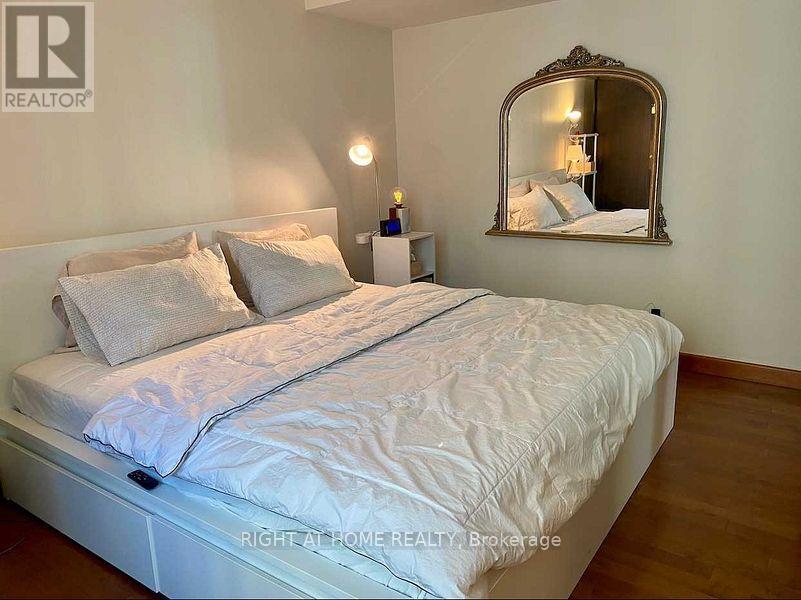 2012 - 99 Harbour Square, Toronto, Ontario  M5J 2H2 - Photo 17 - C13691814