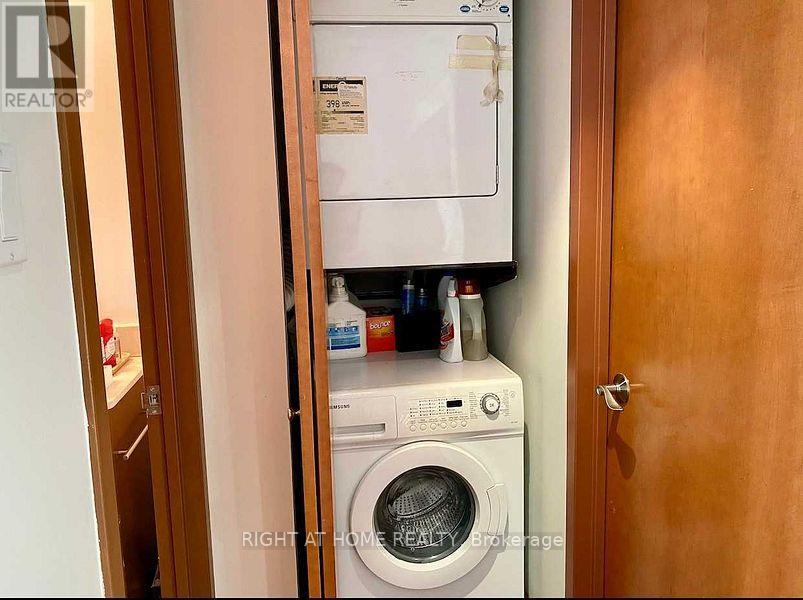 2012 - 99 Harbour Square, Toronto, Ontario  M5J 2H2 - Photo 19 - C13691814