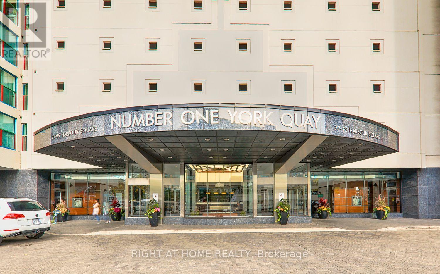 2012 - 99 Harbour Square, Toronto, Ontario  M5J 2H2 - Photo 2 - C13691814
