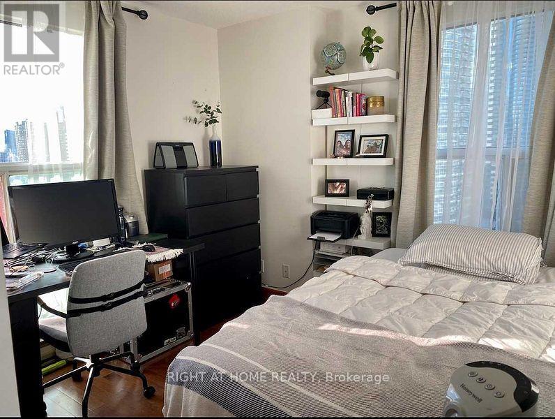 2012 - 99 Harbour Square, Toronto, Ontario  M5J 2H2 - Photo 20 - C13691814