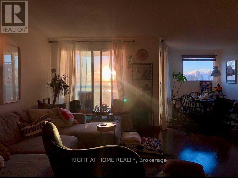 2012 - 99 Harbour Square, Toronto, Ontario  M5J 2H2 - Photo 22 - C13691814