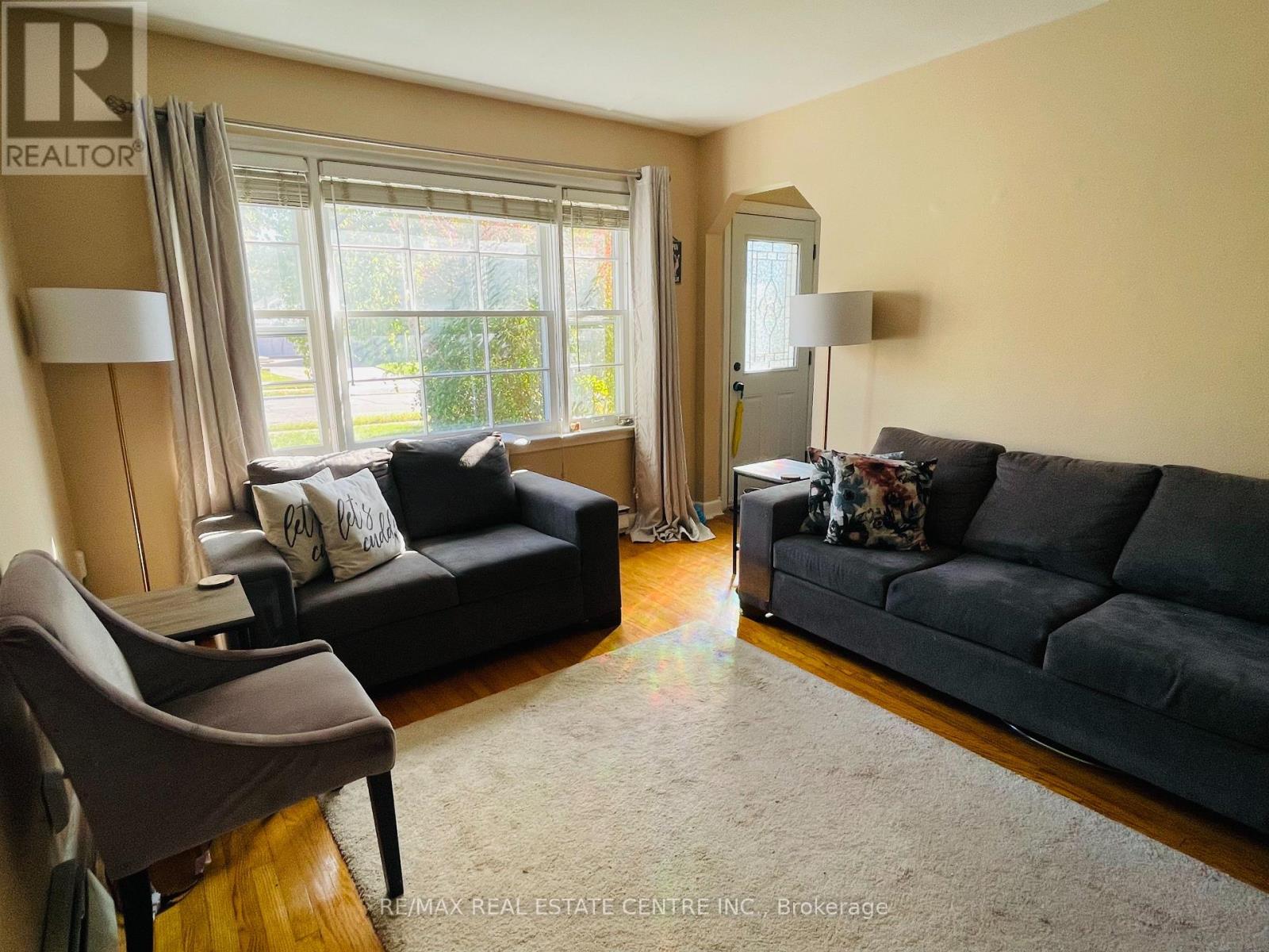 Main Floor - 34 Singleton Road, Toronto, Ontario  M1R 1H9 - Photo 2 - E13691616