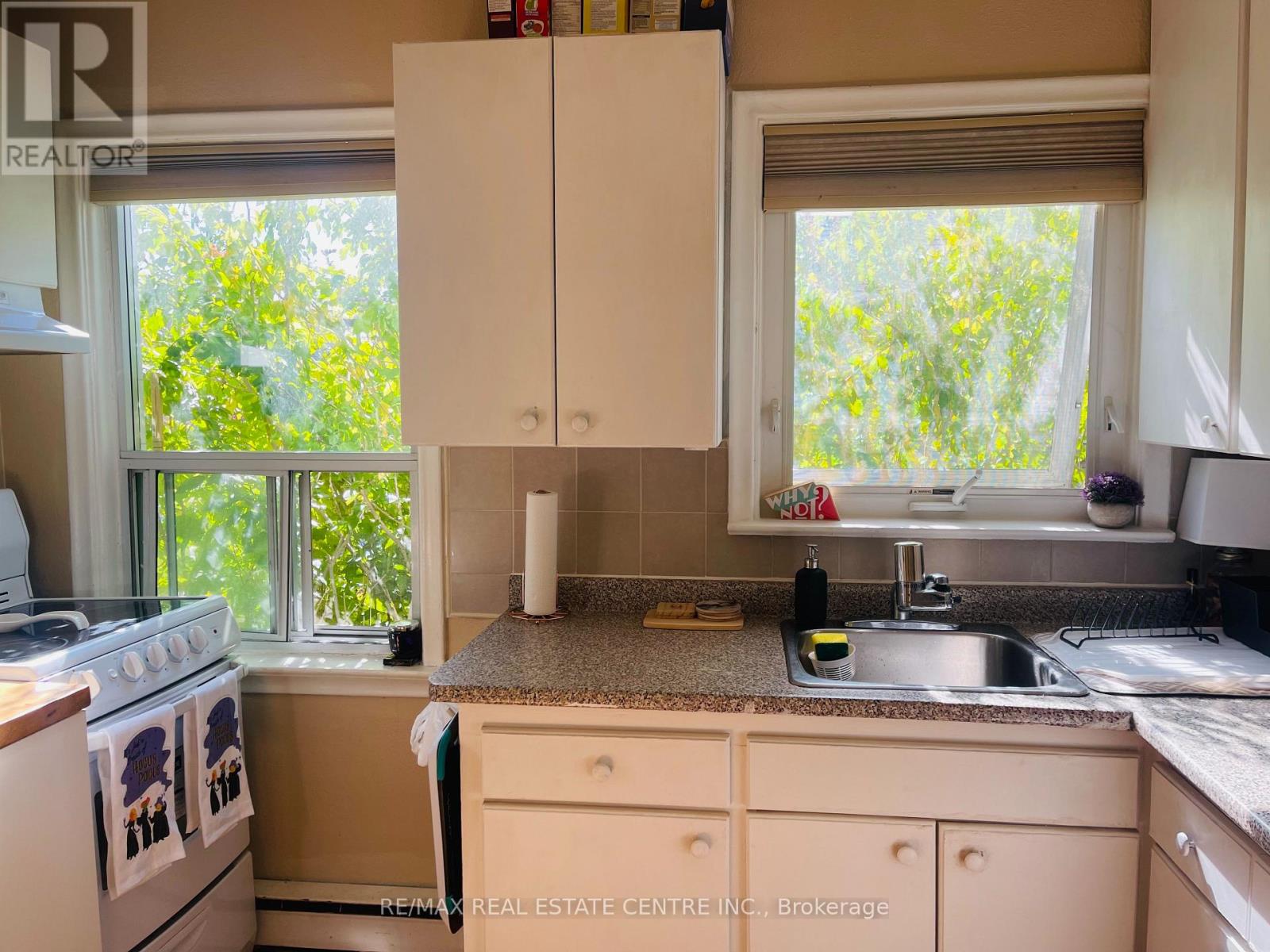 Main Floor - 34 Singleton Road, Toronto, Ontario  M1R 1H9 - Photo 3 - E13691616