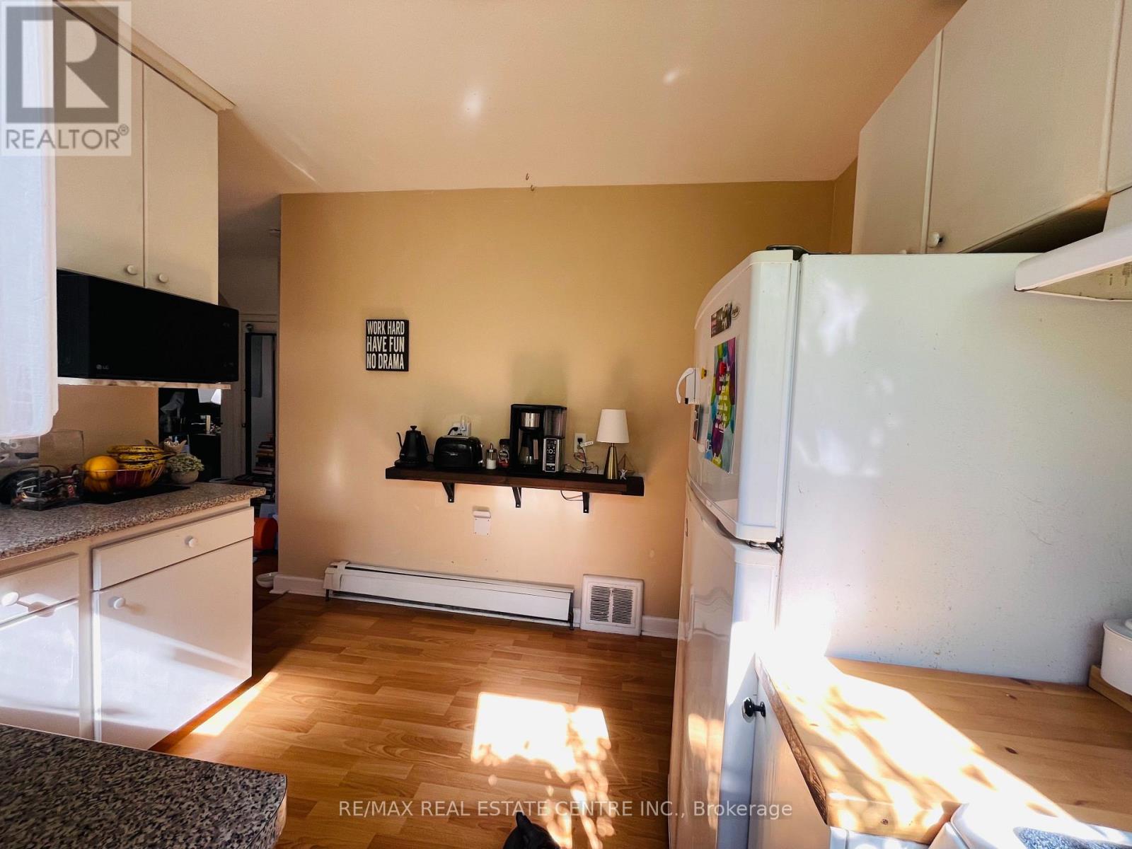 Main Floor - 34 Singleton Road, Toronto, Ontario  M1R 1H9 - Photo 4 - E13691616