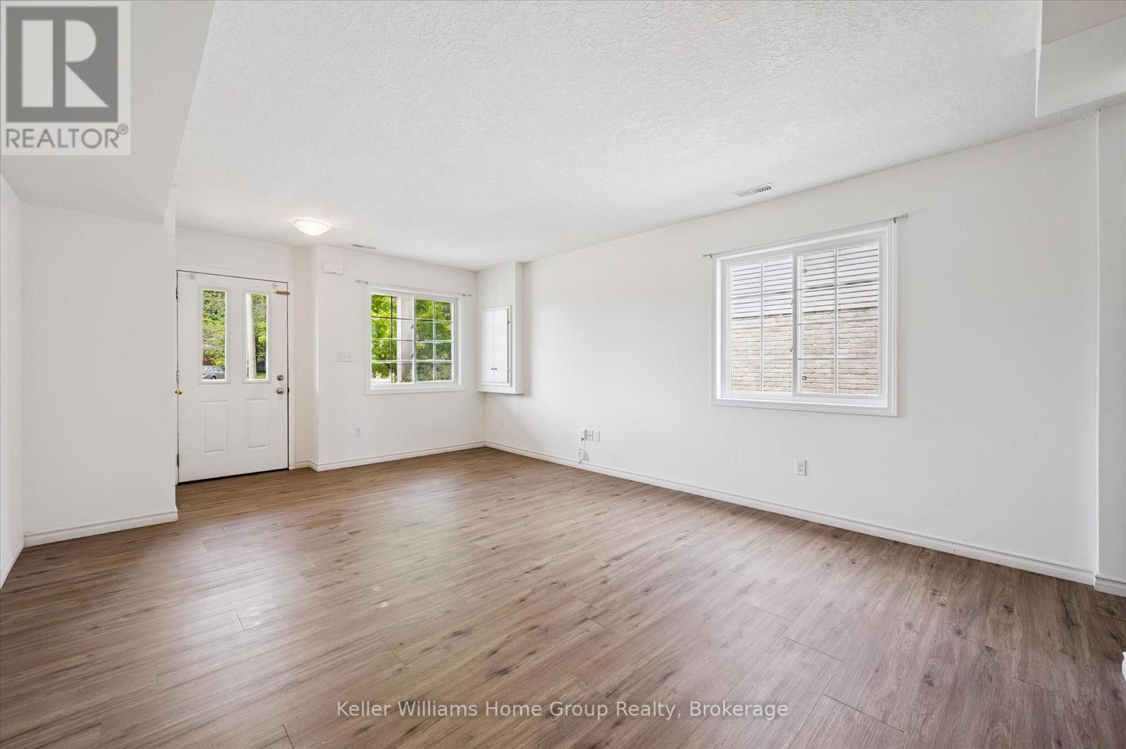 3 - 35 Mountford Drive, Guelph (Grange Road), Ontario  N1E 0G6 - Photo 8 - X13691720