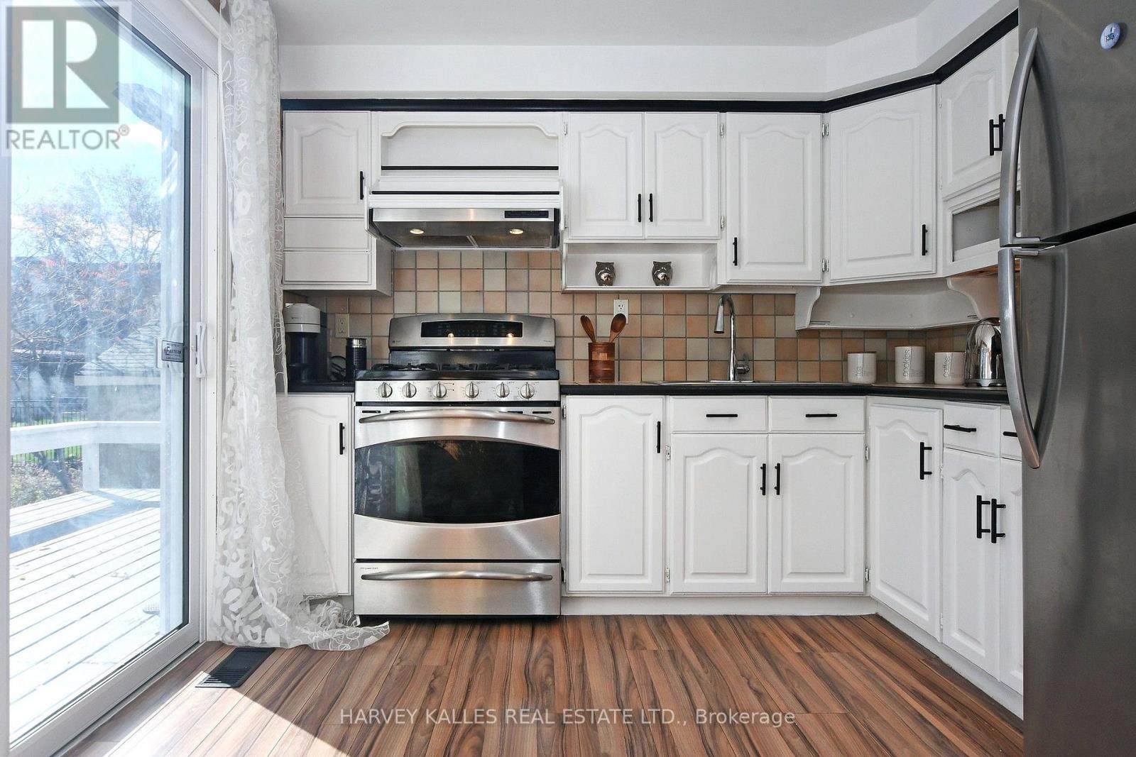 11 Penny Place, Richmond Hill, Ontario  L4E 2W5 - Photo 9 - N13691758