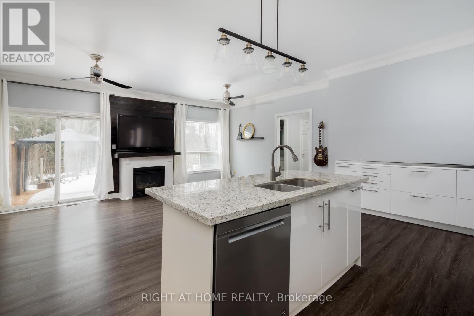 1171 Ewart Street, Innisfil, Ontario  L0L 1C0 - Photo 13 - N13691766
