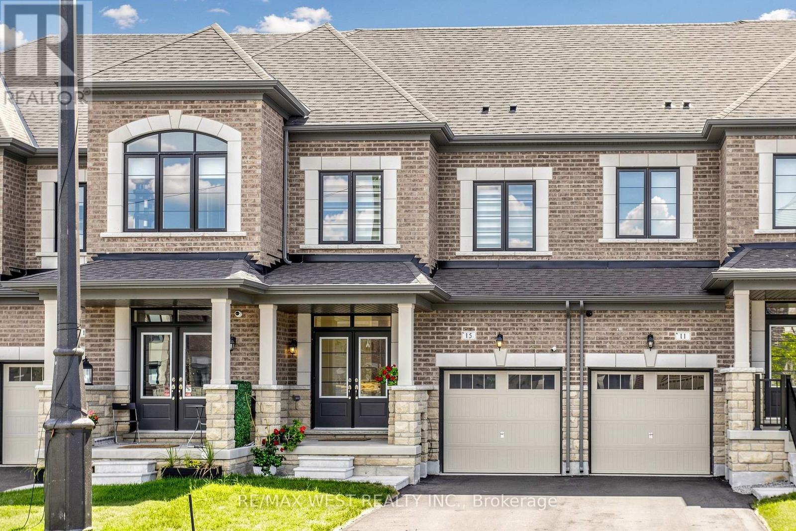 15 Kinloss Street, Vaughan, Ontario  L4H 5J6 - Photo 2 - N13691768