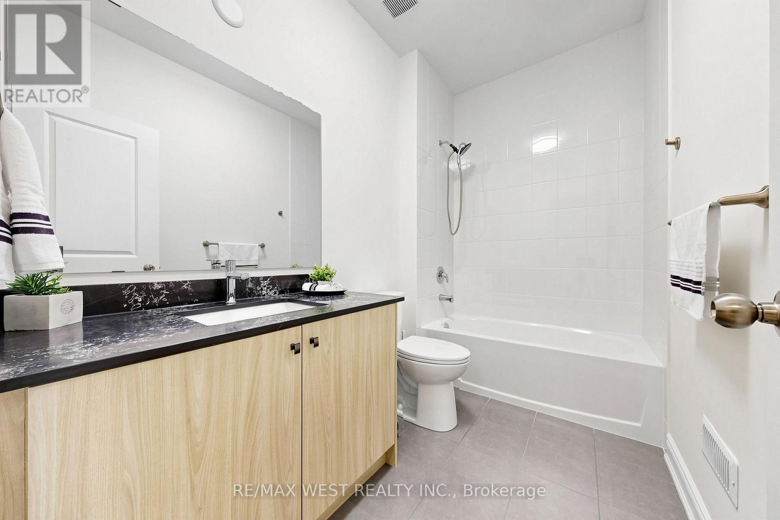 15 Kinloss Street, Vaughan, Ontario  L4H 5J6 - Photo 29 - N13691768