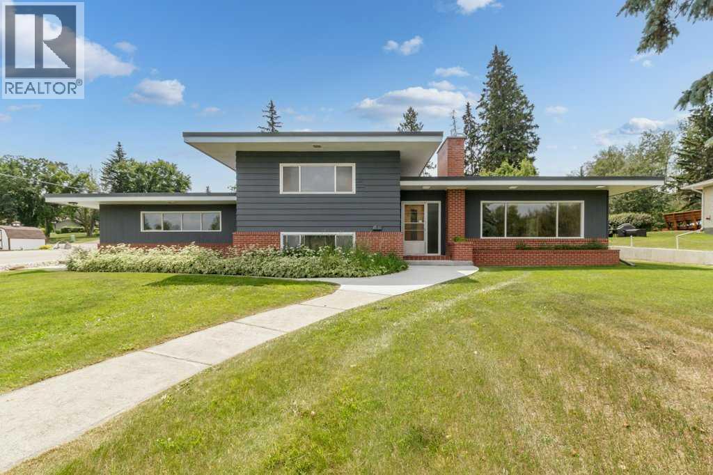 5307 48 Avenue, Sylvan Lake, Alberta  T4S 1G5 - Photo 1 - A2328824