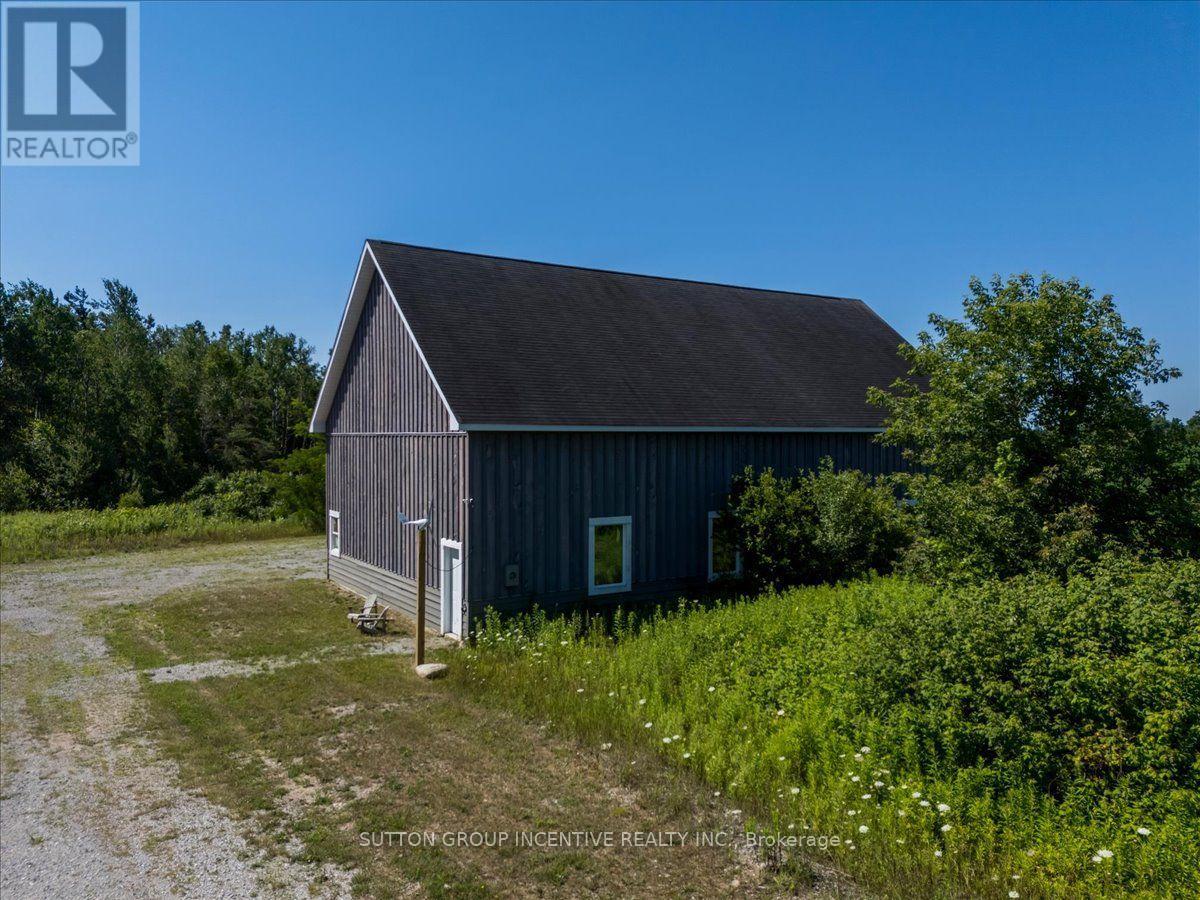 209 15/16 Sideroad E, Oro-Medonte, Ontario  L0L 2E0 - Photo 2 - S13691732