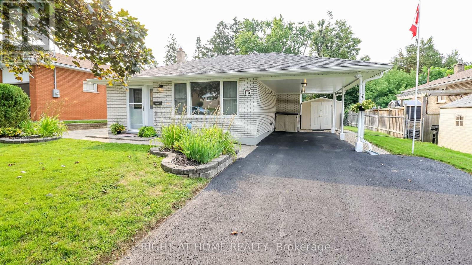 15 Highview Road, Barrie (Wellington), Ontario  L4M 2M1 - Photo 1 - S13691740