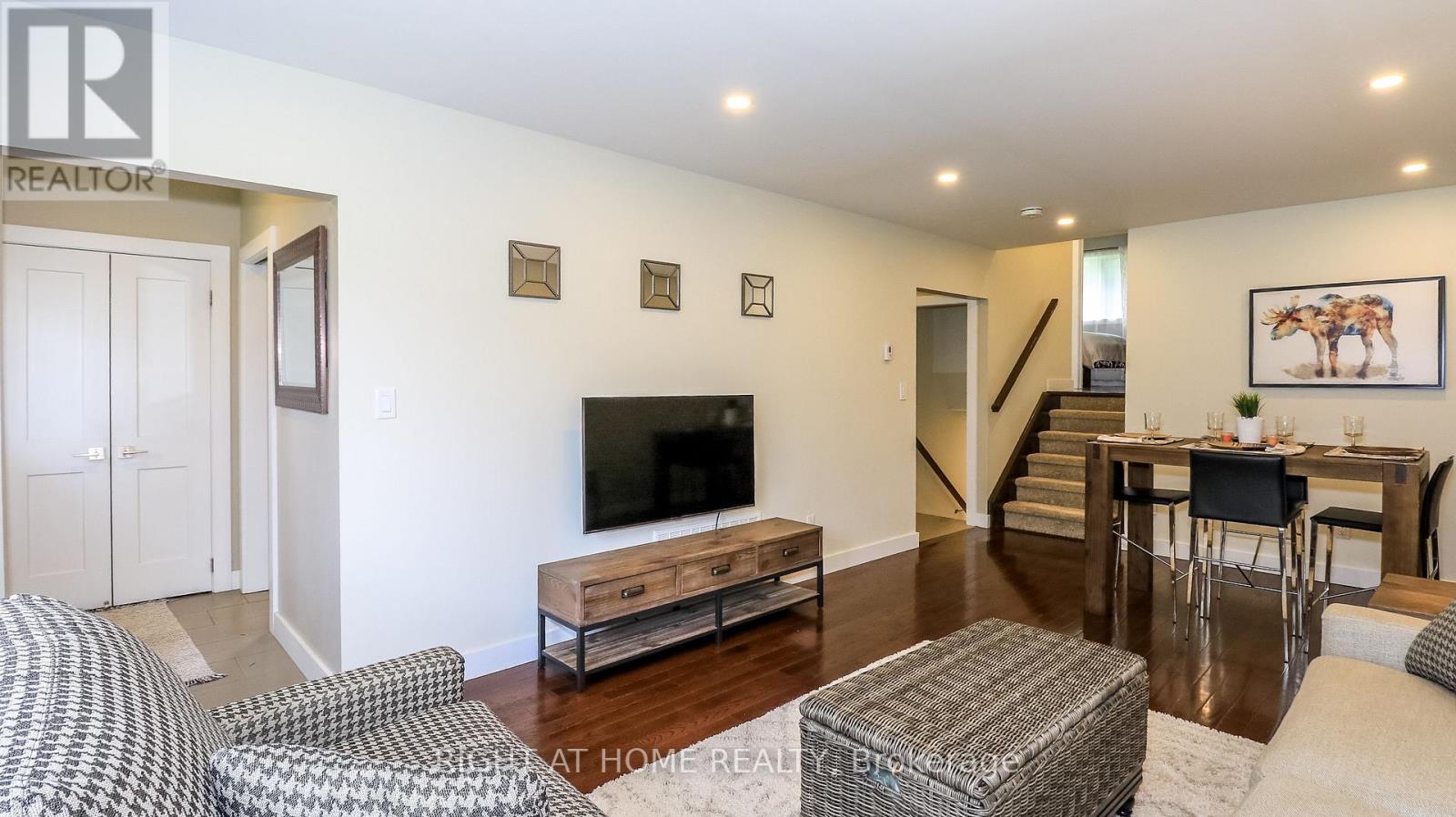 15 Highview Road, Barrie (Wellington), Ontario  L4M 2M1 - Photo 4 - S13691740