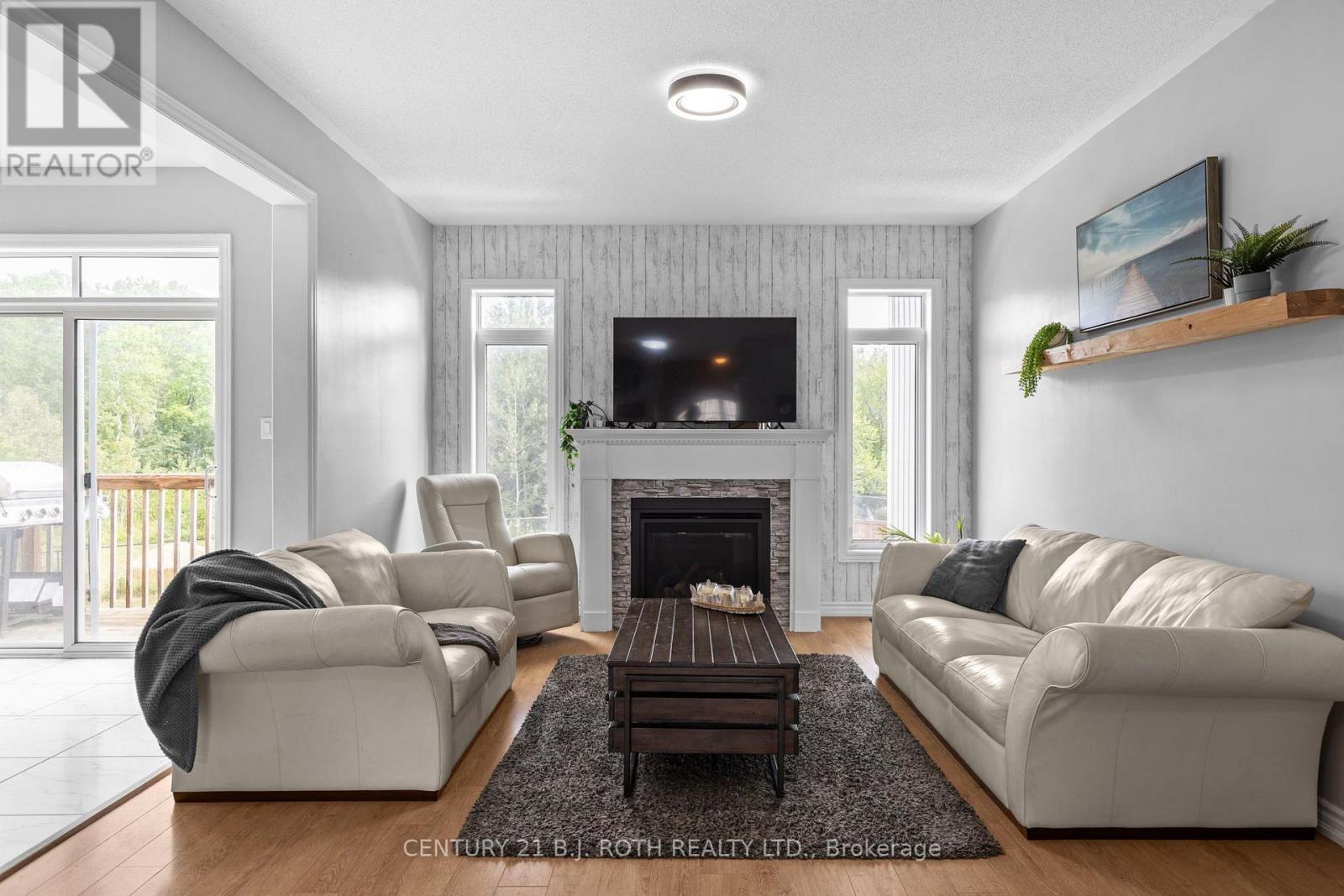 211 Roy Drive, Clearview (Stayner), Ontario  L0M 1S0 - Photo 12 - S13691848
