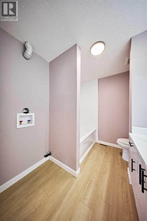 3644 Dover Ridge Drive SE, Calgary, Alberta  T2B 2B4 - Photo 13 - A2337689