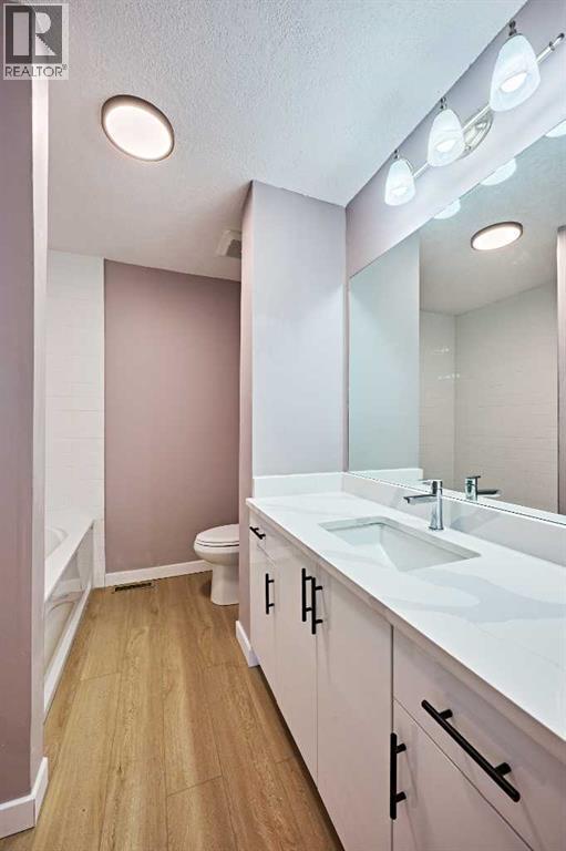 3644 Dover Ridge Drive SE, Calgary, Alberta  T2B 2B4 - Photo 12 - A2337689