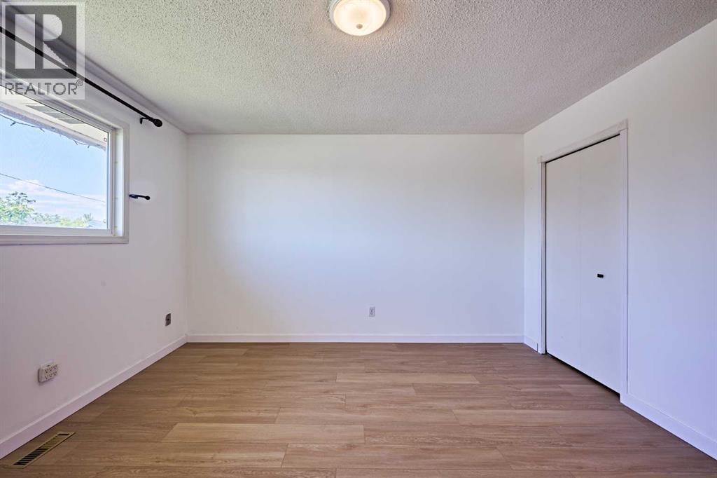 3644 Dover Ridge Drive SE, Calgary, Alberta  T2B 2B4 - Photo 15 - A2337689