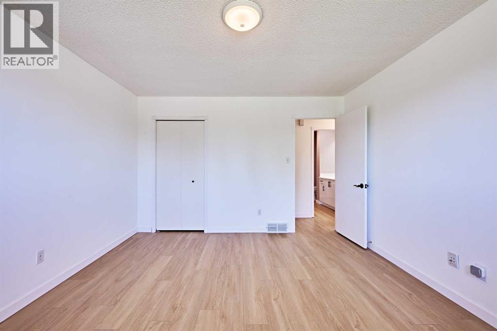 3644 Dover Ridge Drive SE, Calgary, Alberta  T2B 2B4 - Photo 17 - A2337689