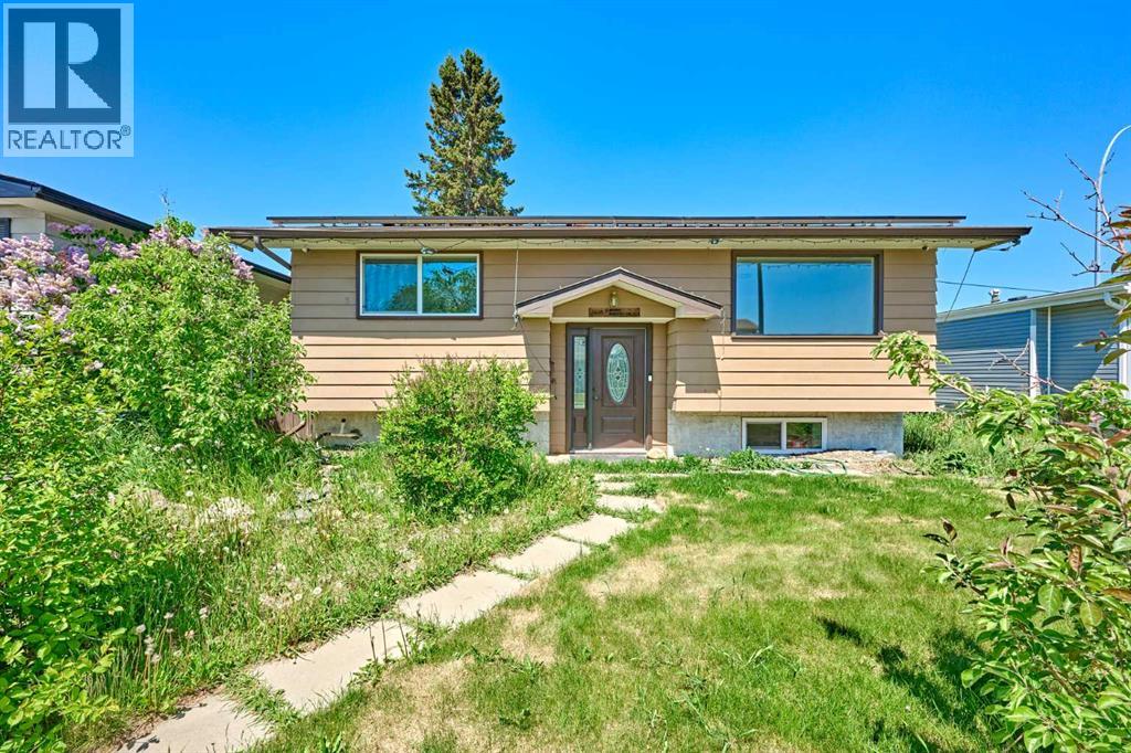 3644 Dover Ridge Drive SE, Calgary, Alberta  T2B 2B4 - Photo 2 - A2337689