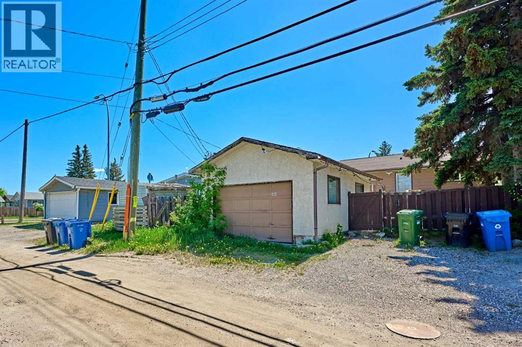 3644 Dover Ridge Drive SE, Calgary, Alberta  T2B 2B4 - Photo 36 - A2337689