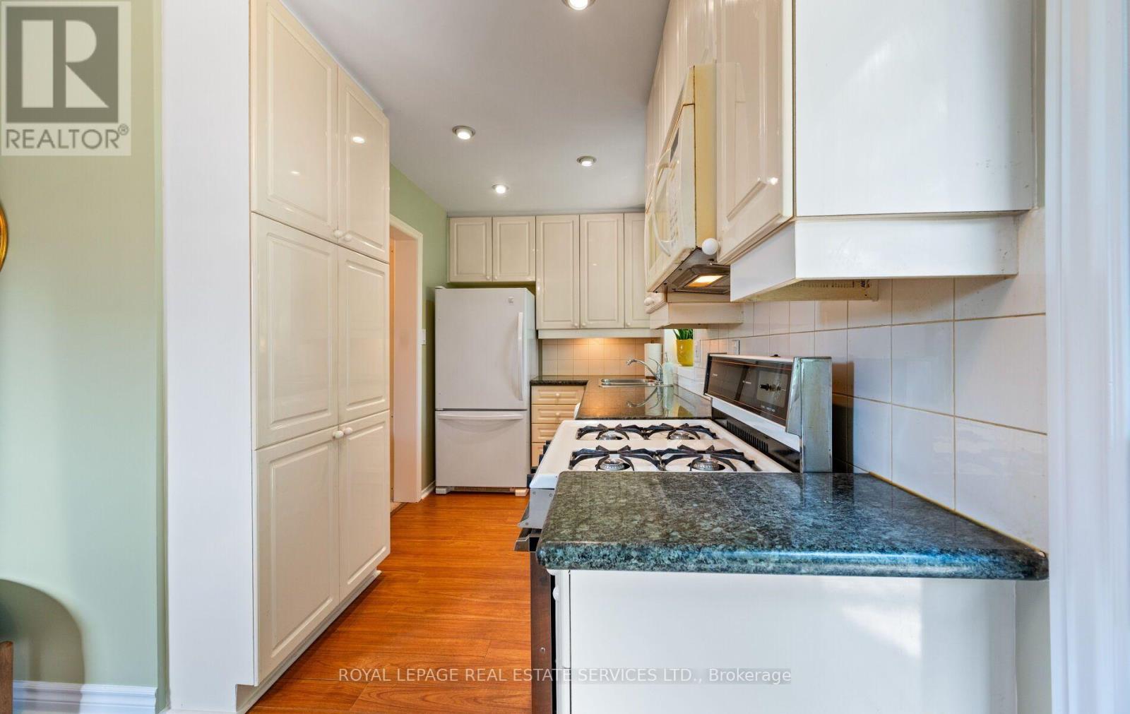 20 Glengrove Court, Brampton, Ontario  L6S 1Z3 - Photo 18 - W13691636