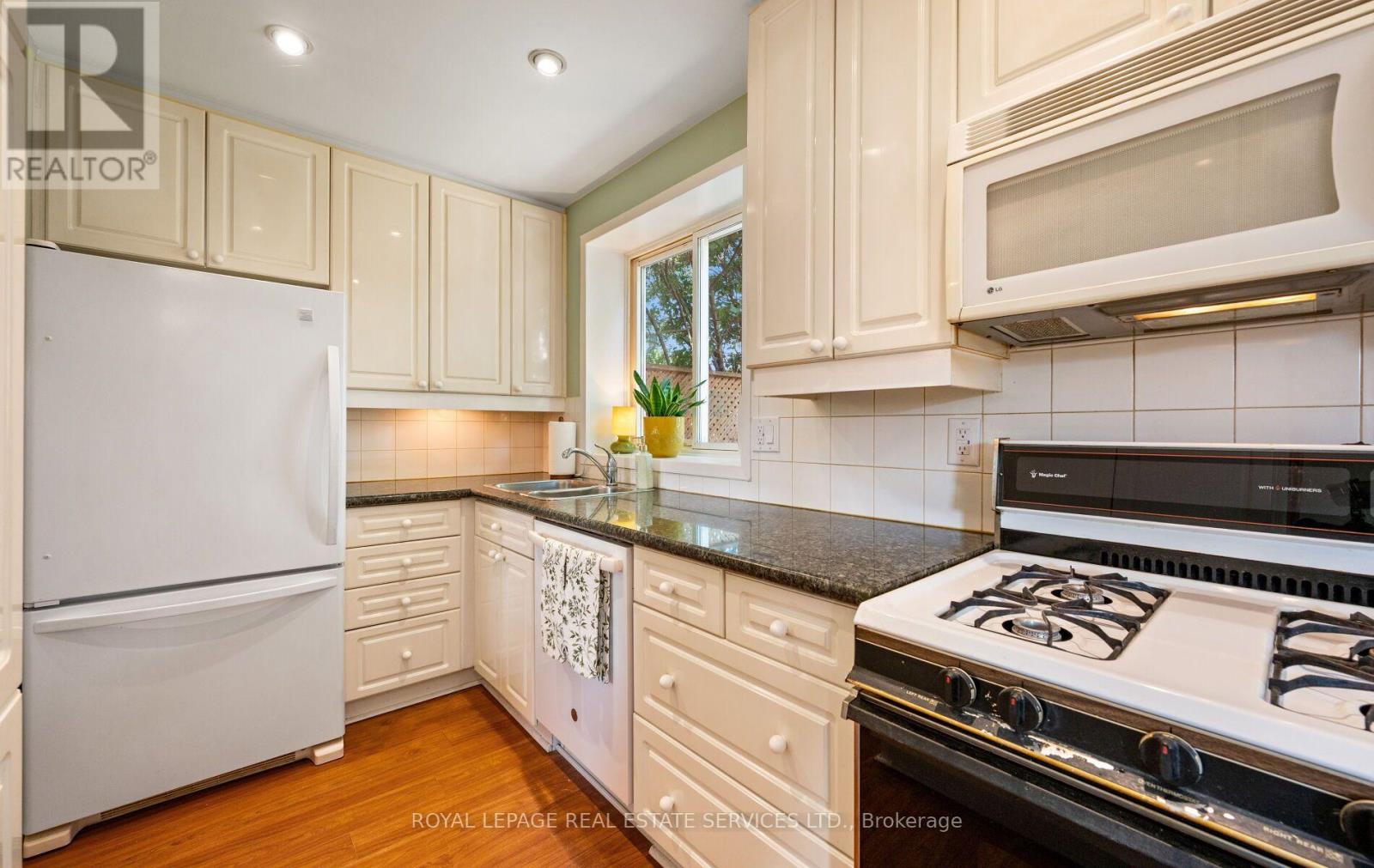 20 Glengrove Court, Brampton, Ontario  L6S 1Z3 - Photo 19 - W13691636