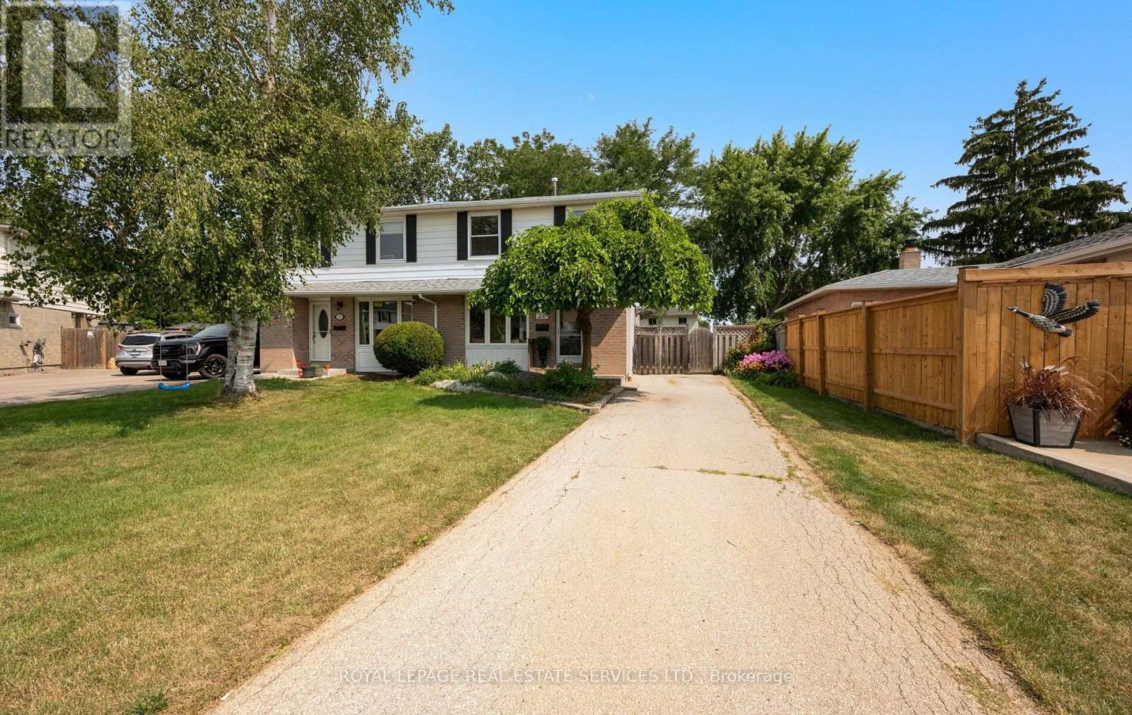 20 Glengrove Court, Brampton, Ontario  L6S 1Z3 - Photo 2 - W13691636