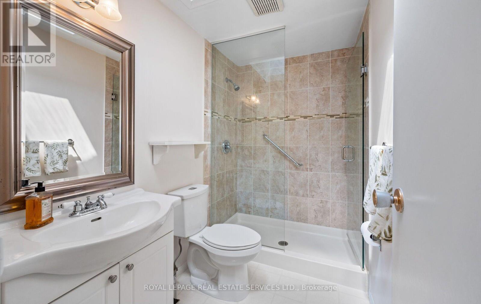 20 Glengrove Court, Brampton, Ontario  L6S 1Z3 - Photo 32 - W13691636