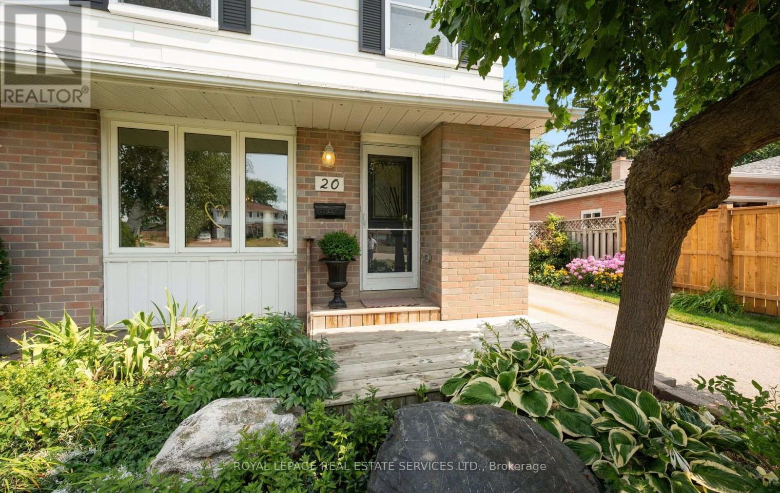 20 Glengrove Court, Brampton, Ontario  L6S 1Z3 - Photo 4 - W13691636