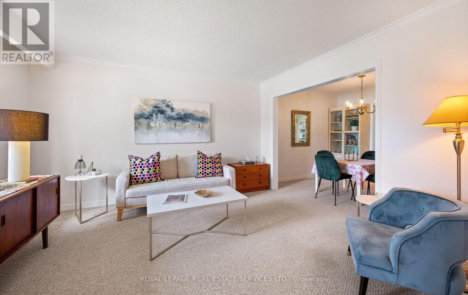 20 Glengrove Court, Brampton, Ontario  L6S 1Z3 - Photo 8 - W13691636