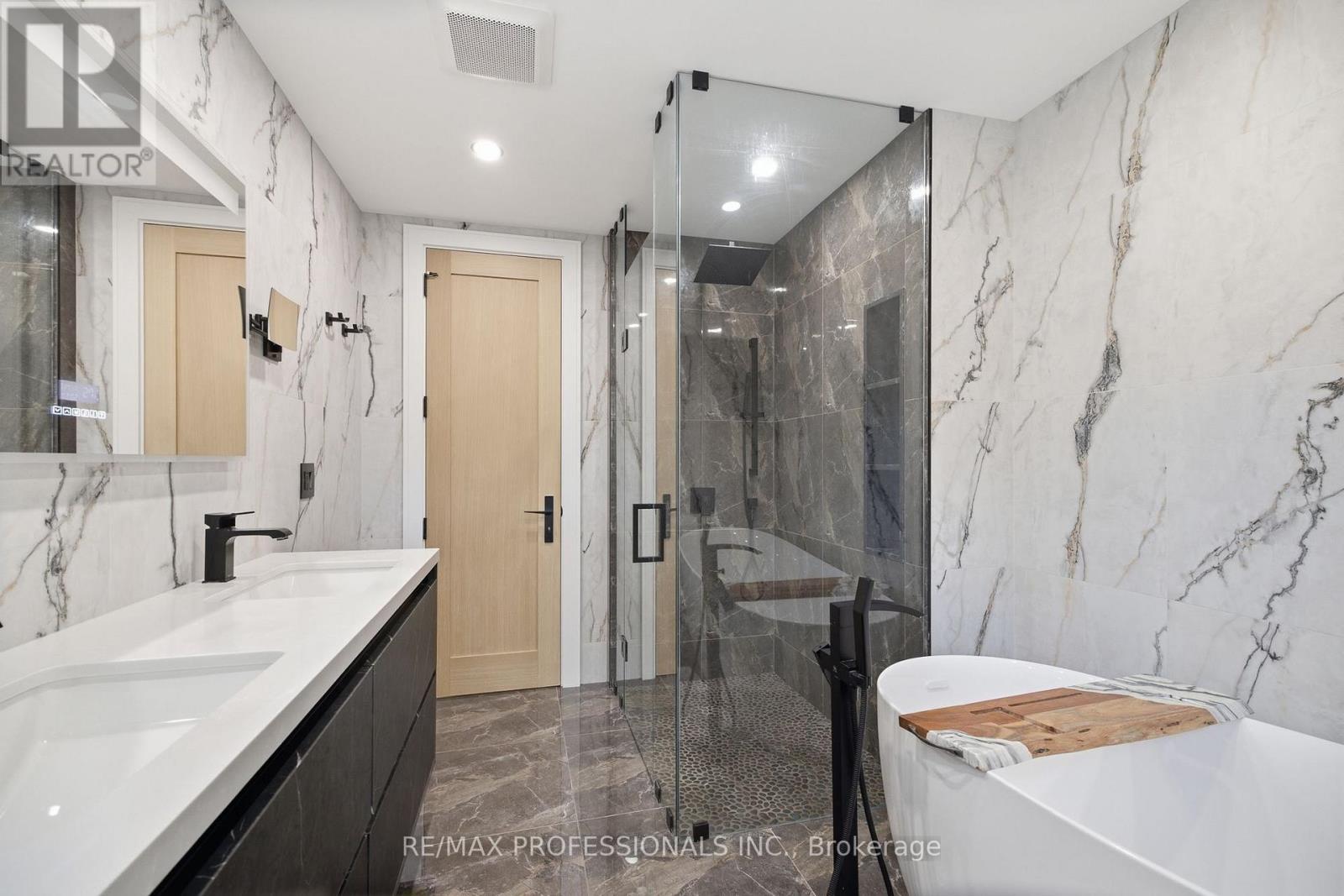 3328 Riverspray Crescent, Mississauga, Ontario  L4Y 3M4 - Photo 22 - W13691660