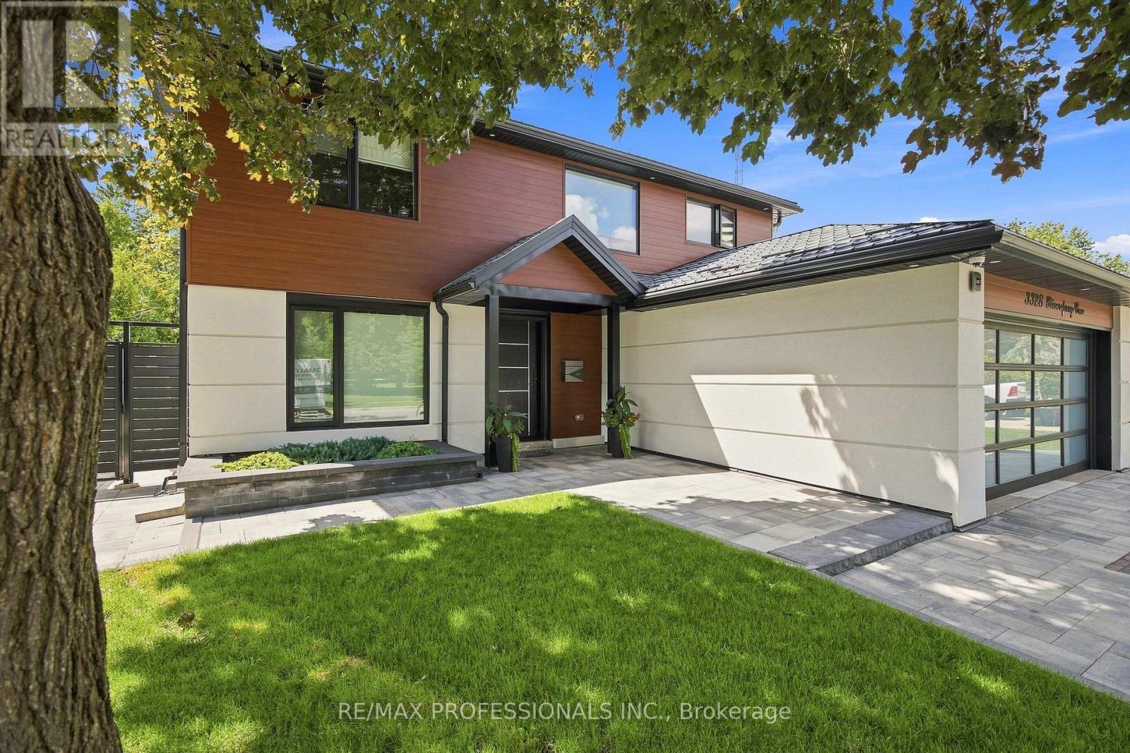3328 Riverspray Crescent, Mississauga, Ontario  L4Y 3M4 - Photo 3 - W13691660