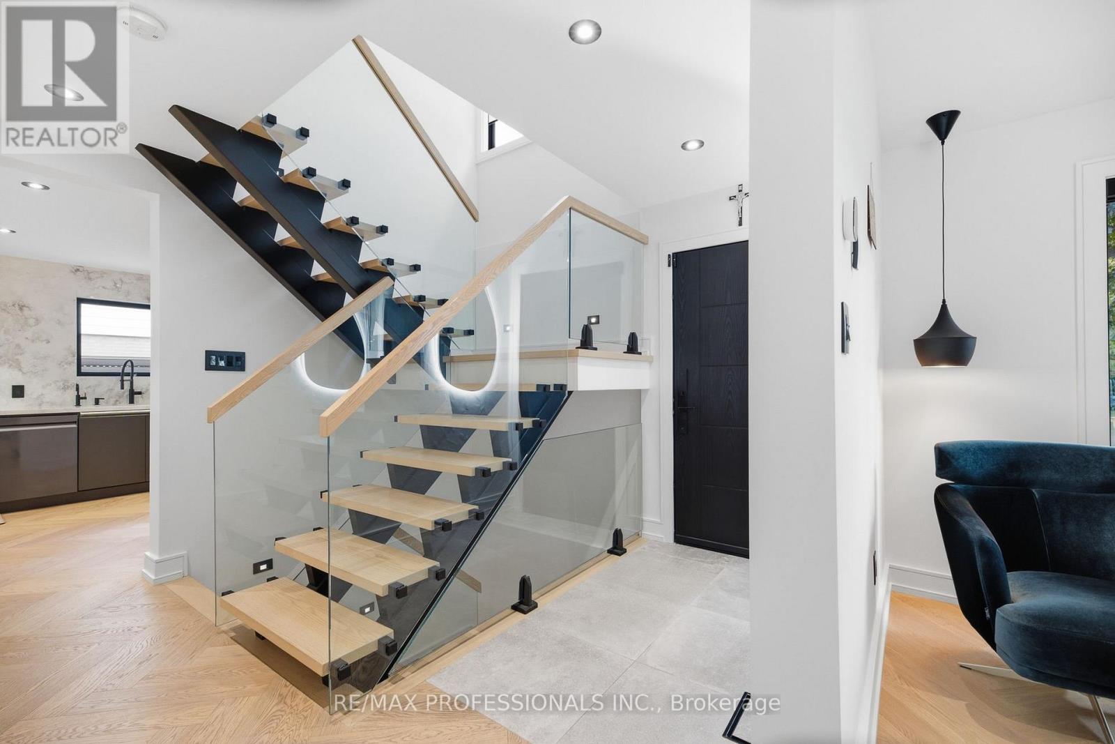 3328 Riverspray Crescent, Mississauga, Ontario  L4Y 3M4 - Photo 4 - W13691660