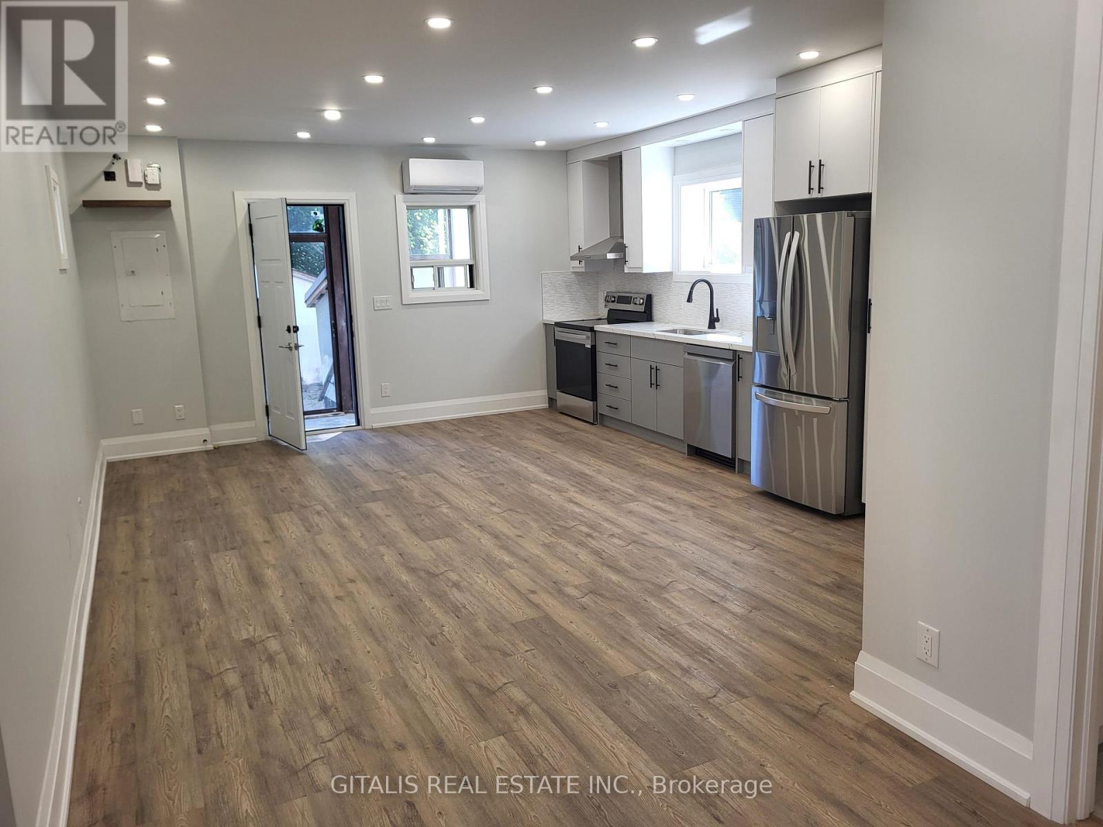 Main Floor - 195 Oakmount Road N, Toronto, Ontario  M6P 2N1 - Photo 2 - W13691690