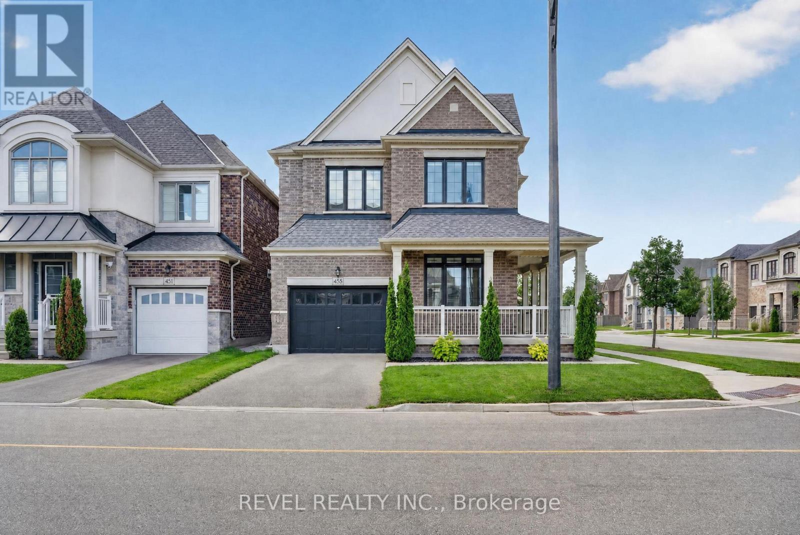 455 Ramsey Place, Milton, Ontario  L9E 1J6 - Photo 2 - W13691696