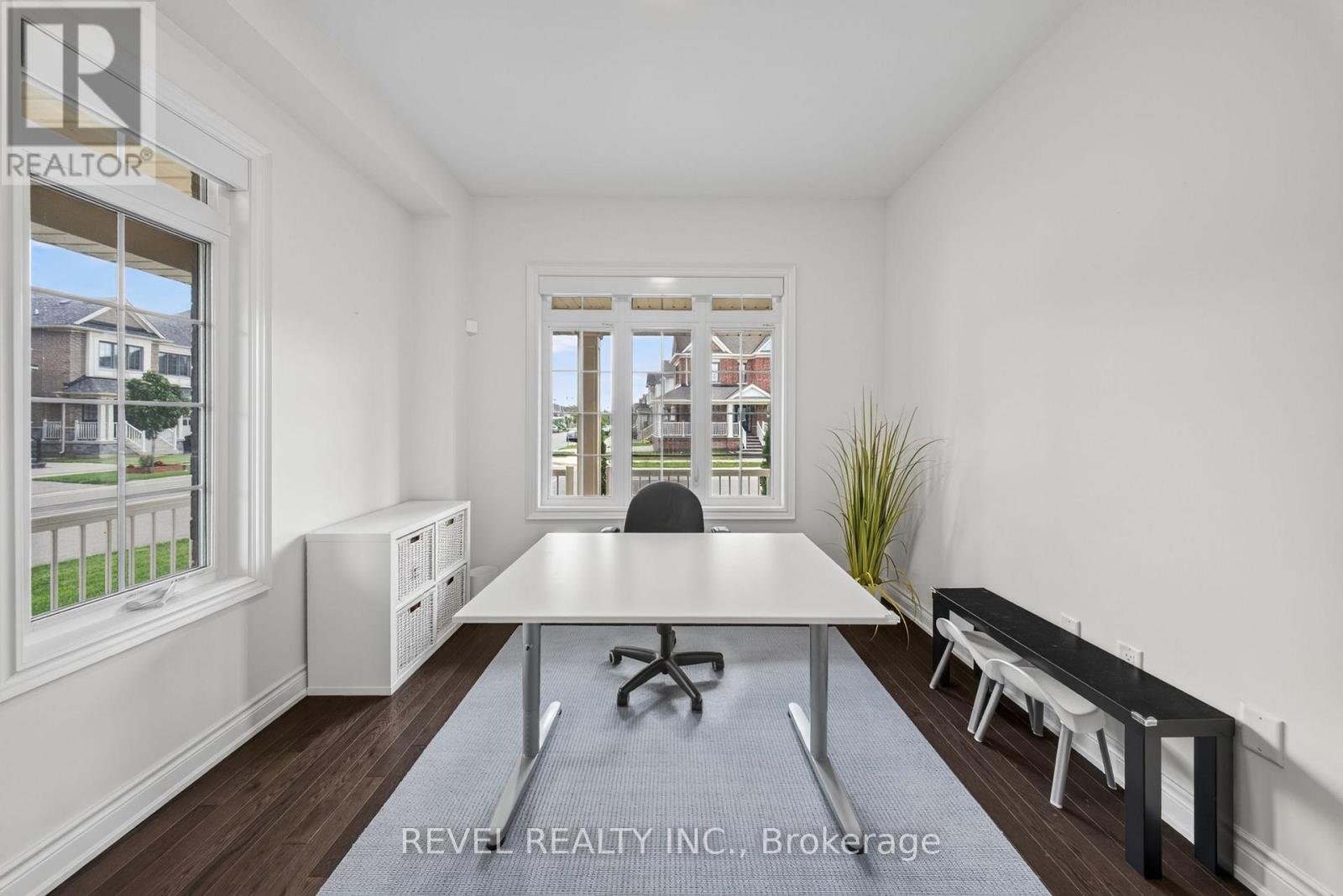 455 Ramsey Place, Milton, Ontario  L9E 1J6 - Photo 4 - W13691696