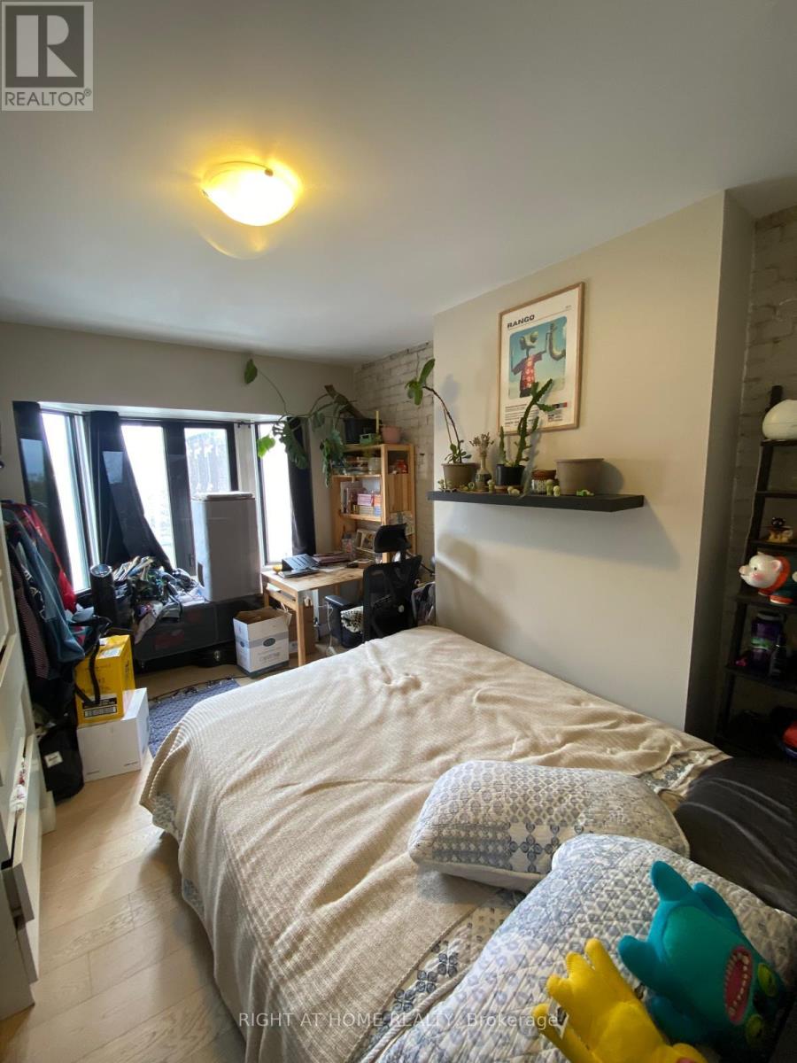 3A - 1022 BLOOR STREET W