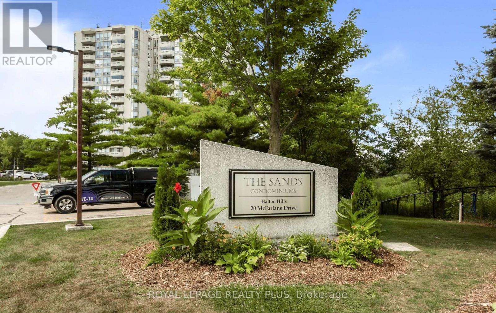 1610 - 20 Mcfarlane Drive, Halton Hills, Ontario  L7G 5J8 - Photo 2 - W13691718