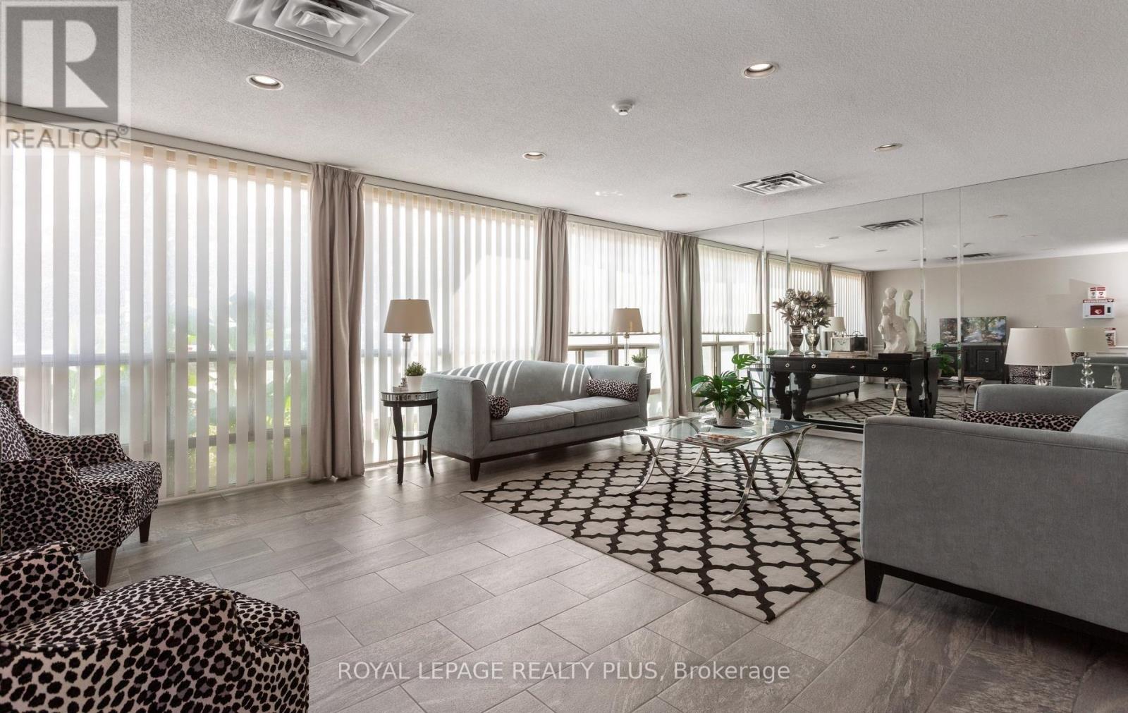 1610 - 20 Mcfarlane Drive, Halton Hills, Ontario  L7G 5J8 - Photo 5 - W13691718