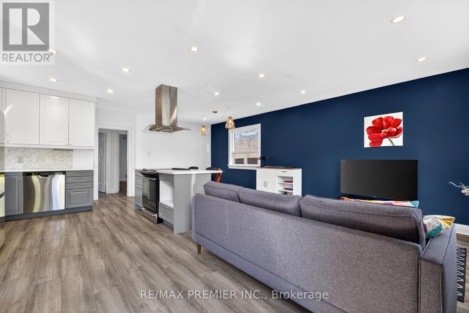154 Fifth Street, Toronto, Ontario  M8V 2C7 - Photo 5 - W13691802